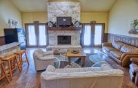 Frio Canyon Real Estate - Martin Martinez